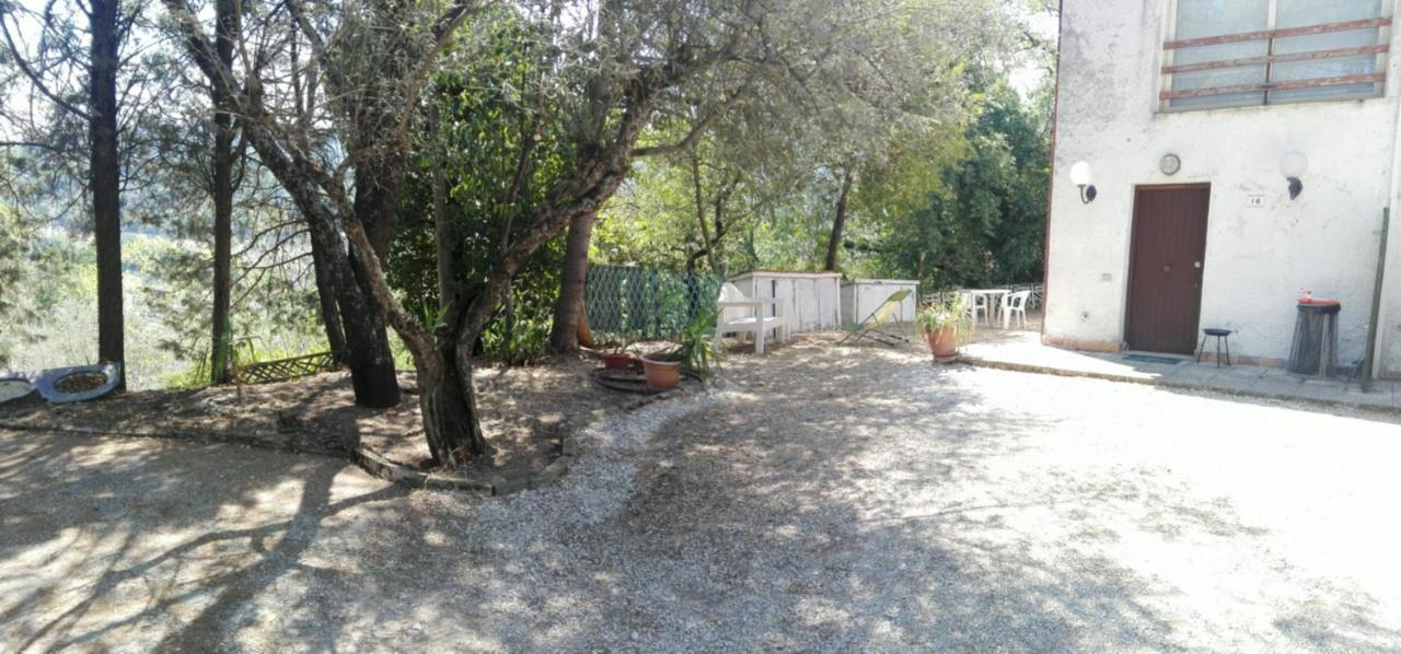 Casa Nel Verde Terni Bagian luar foto